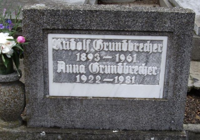 Grundbrecher Rudolf 1893-1961 Anna 1922-1981 Grabstein